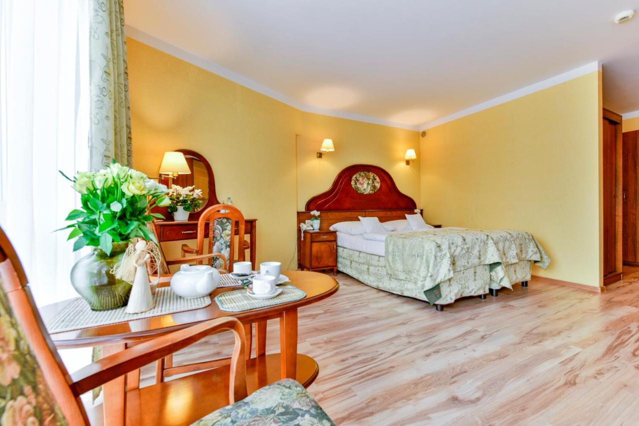 Apartamenty Sobieski Kołobrzeg Exteriör bild