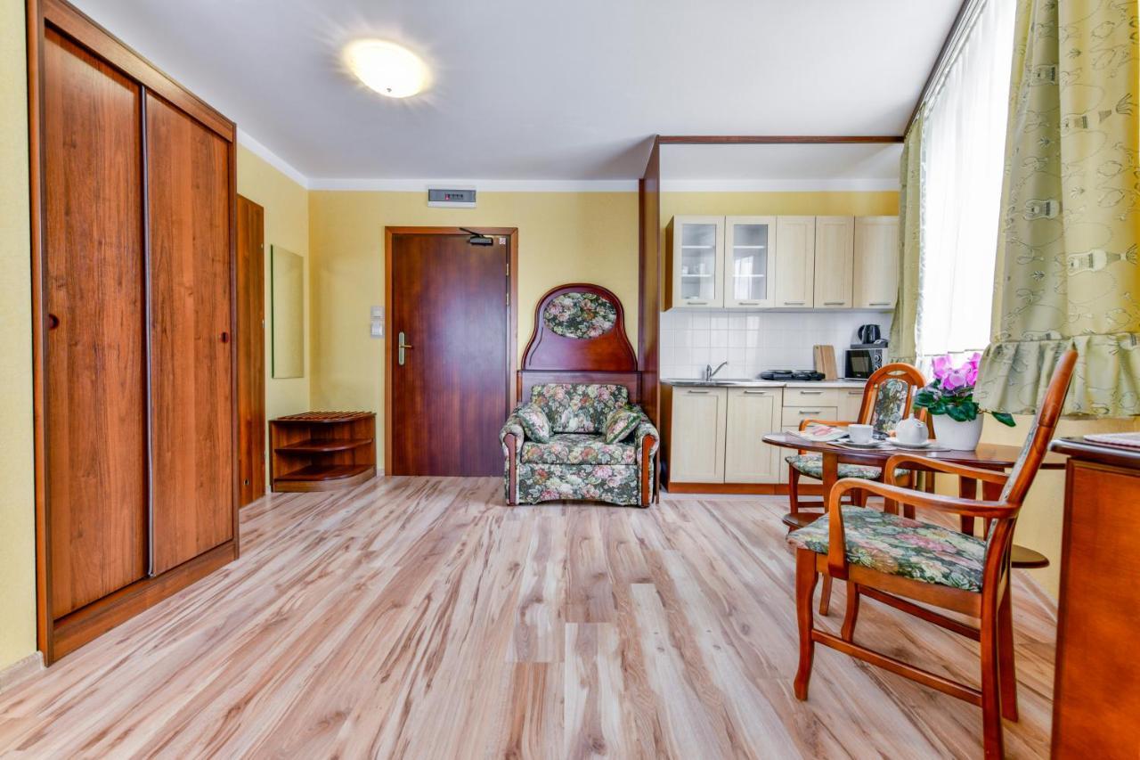 Apartamenty Sobieski Kołobrzeg Exteriör bild